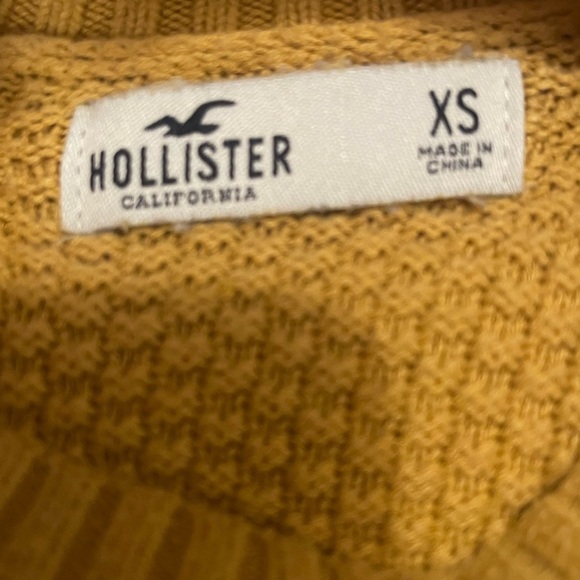Hollister Yellow Sweater Sz. XS - Picture 3 of 7